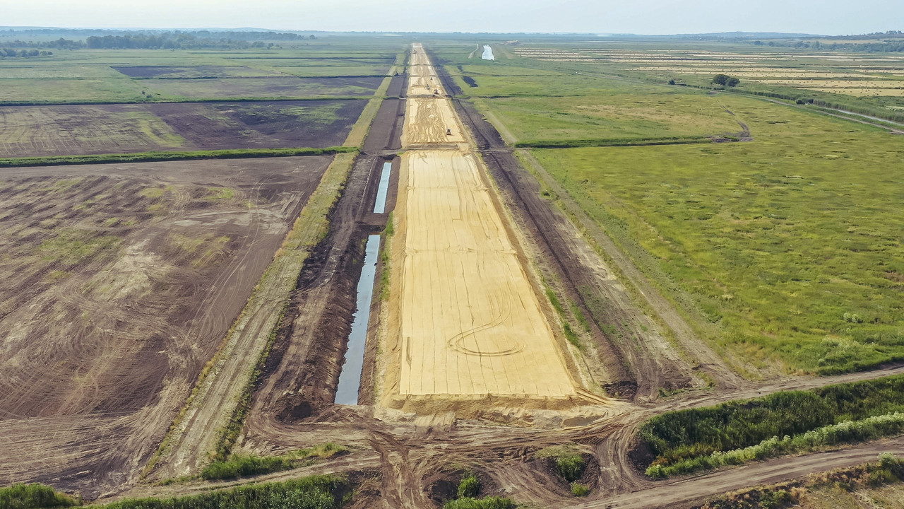 E8D90F3F-E6A9-4A79-B10A-CF0E8901B152