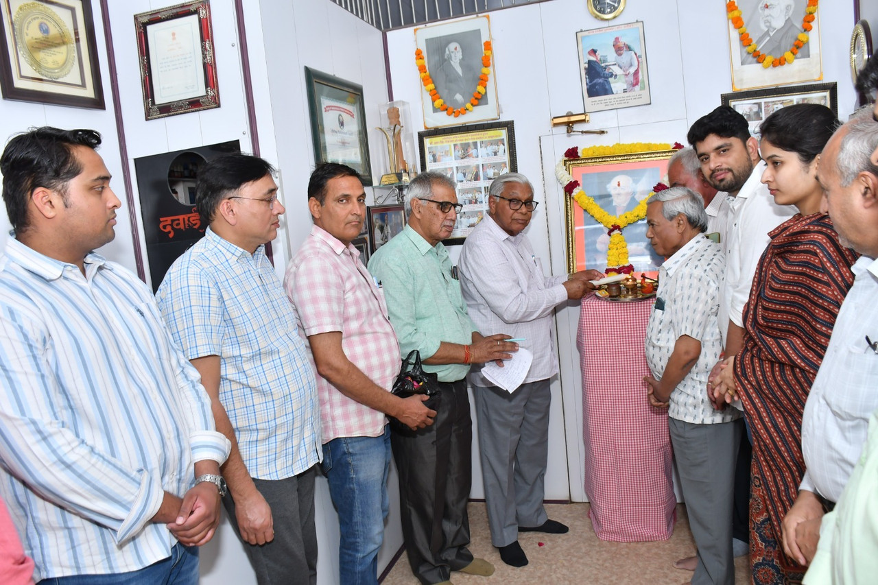 विश्व होम्योपैथी दिवस एवं डॉ. हैनिमन जयन्ती मनाई, होम्योपैथिक चिकित्सा है बिना साइड इफैक्ट के स्थाई इलाज की पद्धति विश्व होम्योपैथी दिवस एवं डॉ. हैनिमन जयन्ती मनाई, होम्योपैथिक चिकित्सा है बिना साइड इफैक्ट के स्थाई इलाज की पद्धति