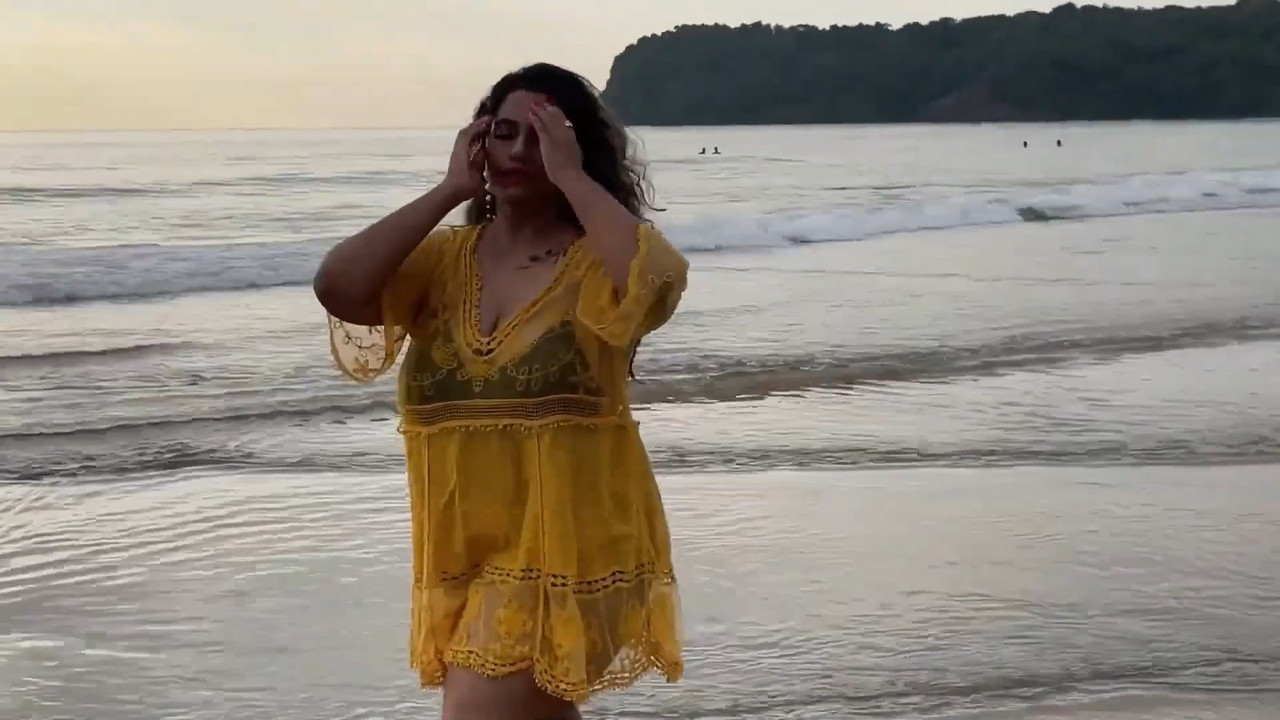 Desi girl Huge breast in yellow wet costume mp4 snapshot 00 19 486