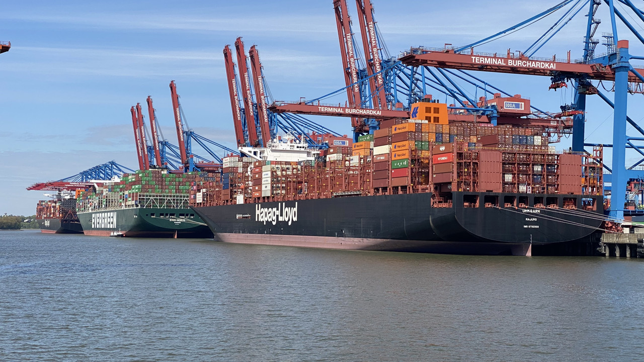 99839384-8E64-4ECF-BB5E-BD11E6178565