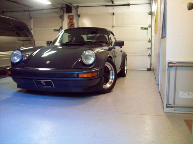 911Black Fuchs garage1337294506