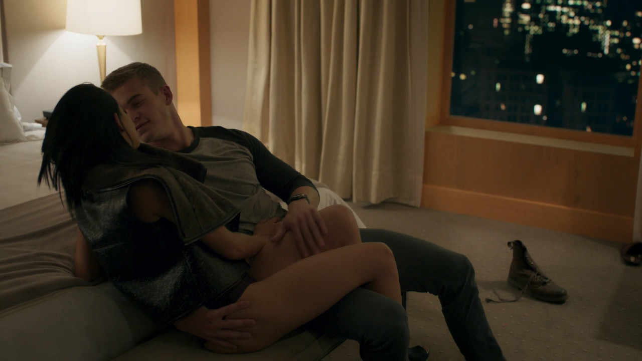 Diablo.Guardian.S01E02.1080p.AMZN.mkv_snapshot_06.01_[2021.07.28_15.14.24]