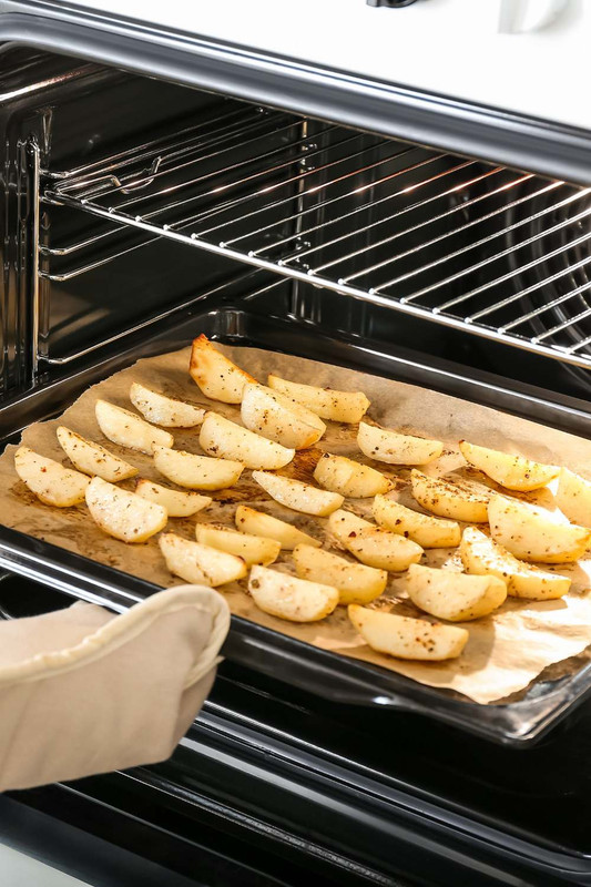 Crispy Roasted Potatoes in oven