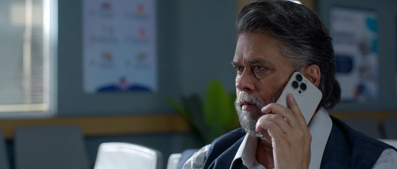 Me No Pause Me Play 2025 WebRip [Hindi] 480p, 720p ESub Screenshot