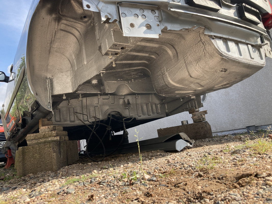 58D479B9-6B5A-443C-904E-C238CB32974D