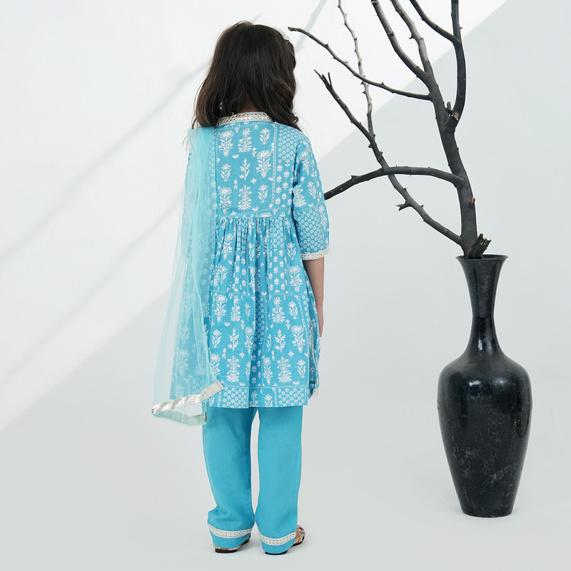 Girls Cotton 3/4th Sleeves Kurta Pajama Set Floral Printed Girls Suit Set - Picture 19 of 22