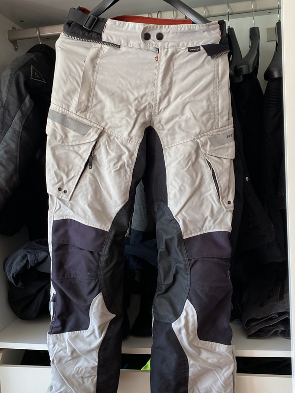 C854E358-8AB7-4AB4-A248-0D420E5D153D