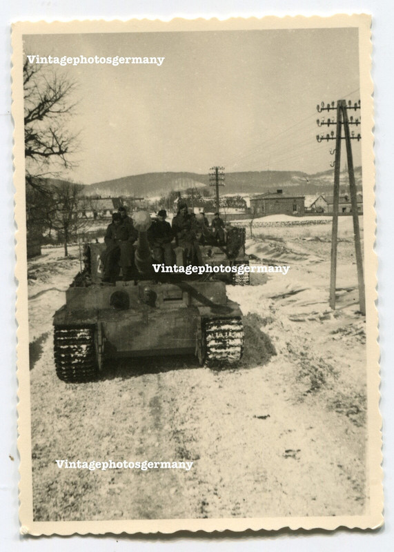 D663 Foto Russland WH Panzer VI Tiger schwere Panzerabteilung 506 Zimmerit 1944