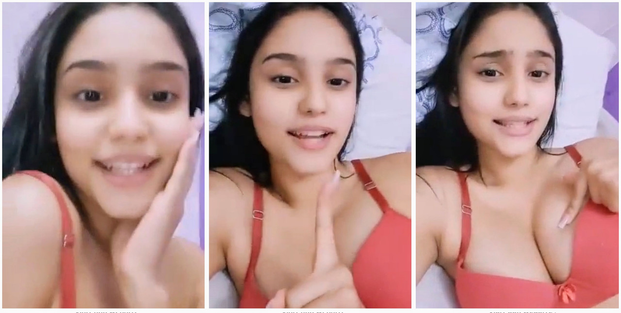 Hot desi girl showing her cute boobs exclusive