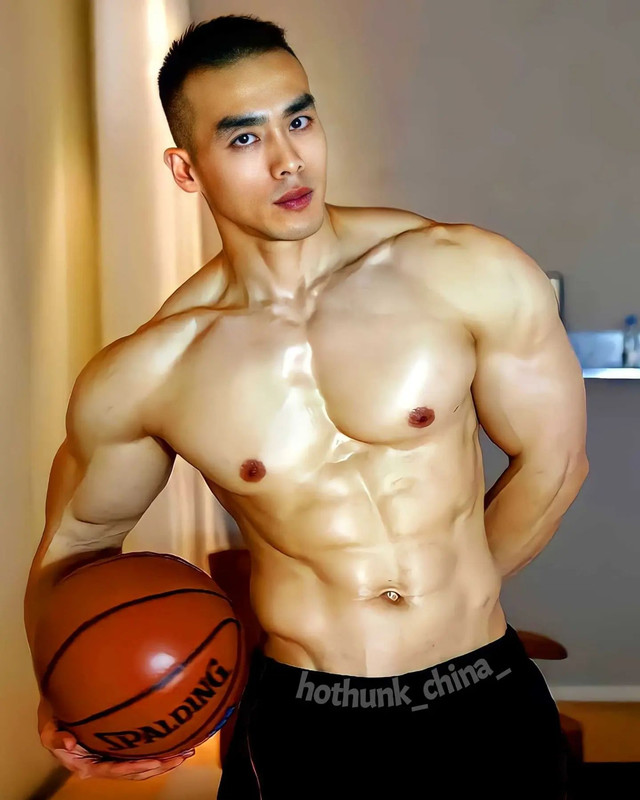 Photo shared by Leo软软🇨🇳 on December 04, 2023 tagging @hothunk_china_, @wufanlove2, and @leo.037.chn.