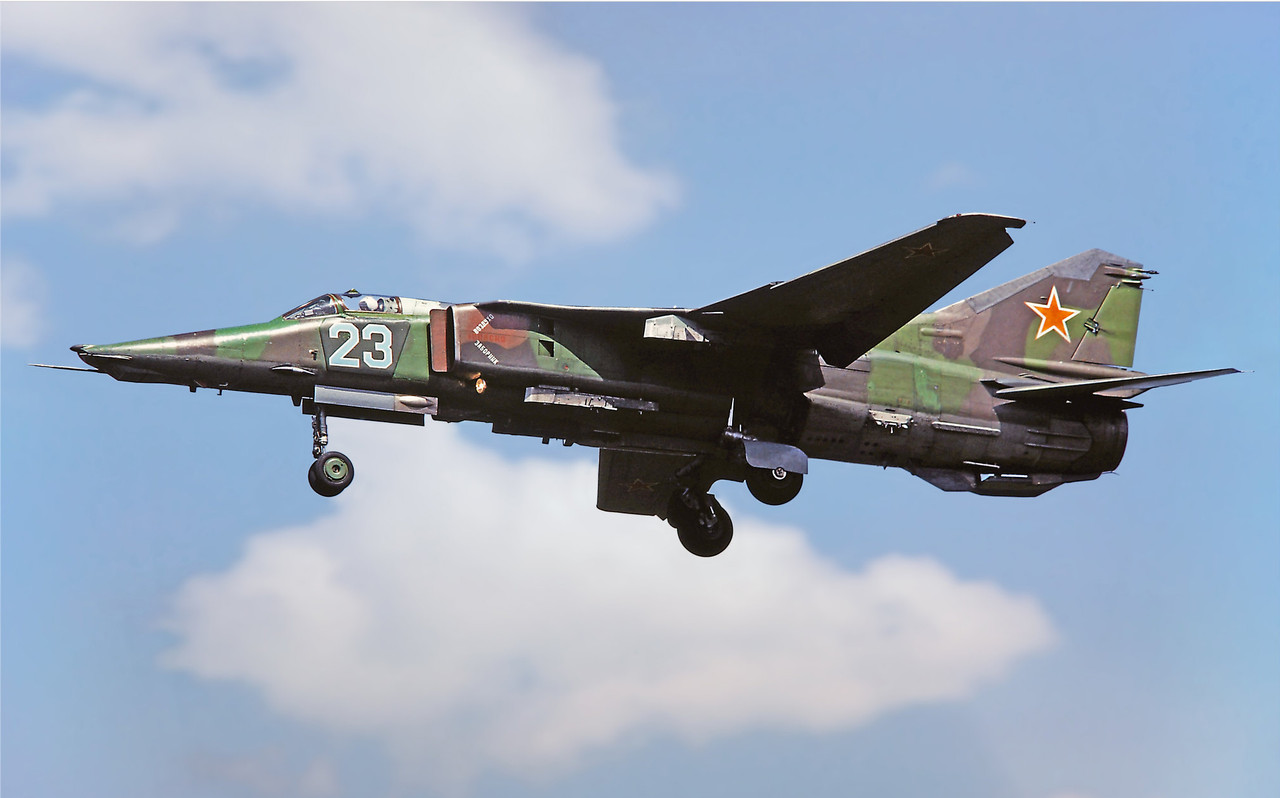 559 APIB Mig-27K 23 Blue_76802643370, Summer 1992 (5)