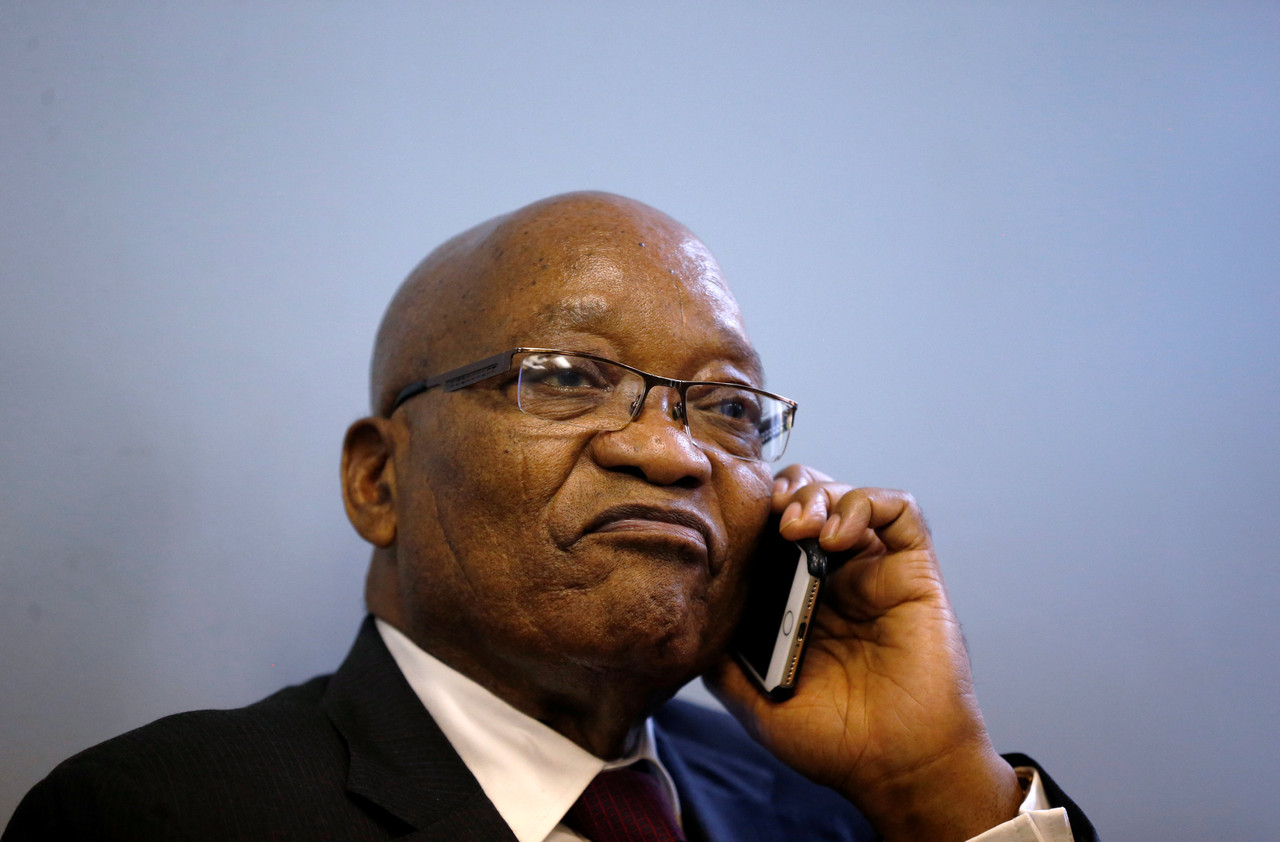 Deon Barbarusa au téléphone avec Ann-TV