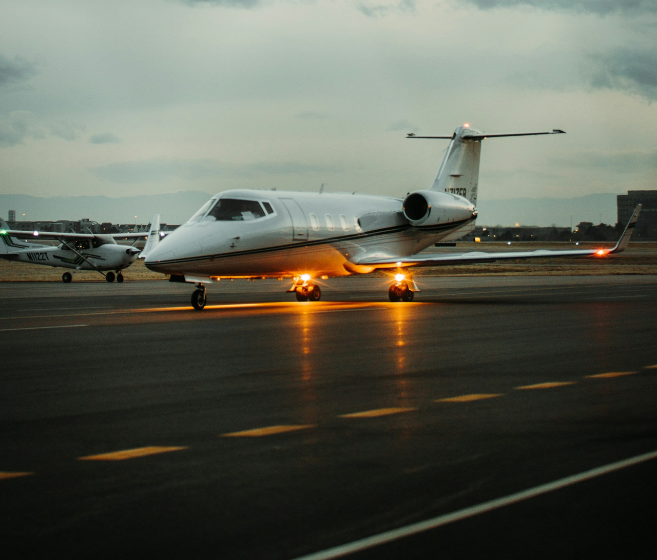 Midsize Jet Challenger 300