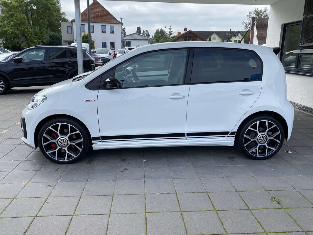 D8FBA0CC-1310-4804-8449-6771D4250A39