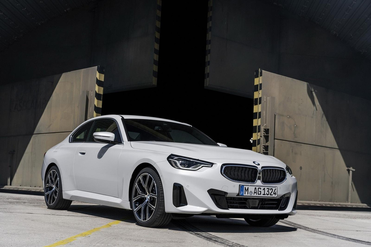 2022-BMW-2-Series-Coupe-M240i-230i-55