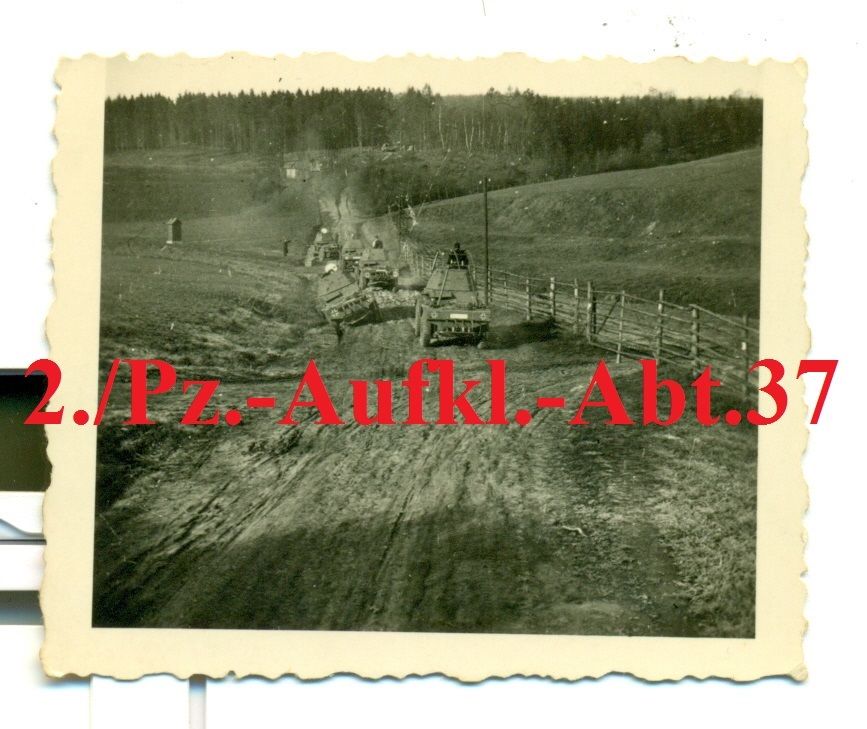 FOTO - Pz.Aufkl..Abt.37 - PANZER - SPÄHWAGEN-KOL