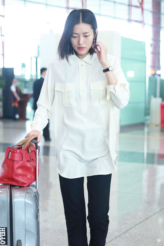 liu-wen-at-airport-in-beijing-08-14-2018-2