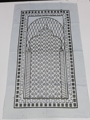 পকেট জায়নামাজ: মসজিদে ও দূরে যাতায়াতে নামাজের পড়ার সঙ্গী!