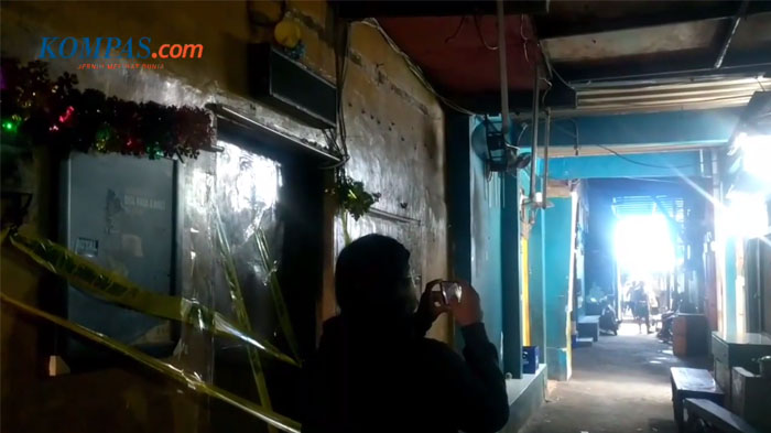 Sebuah lokalisasi bernama Gang Royal, Jalan Rawa Bebek, Penjaringan, Jakarta Utara akhirnya digrebek polisi.