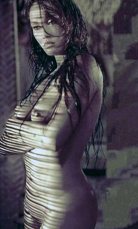 tia-carrere-nude-hot-tits-ass-feet-bikini-porn-leaked-Scandal-Planet-58-optimized