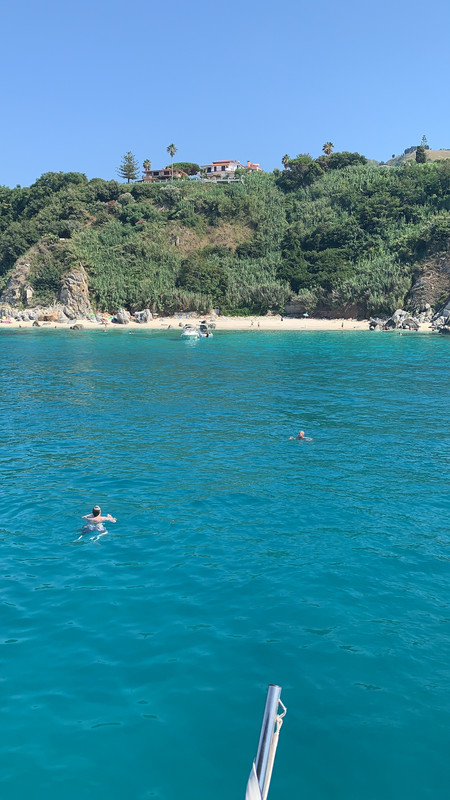 9300A183-6DBC-48A2-B325-0390C5673AFE