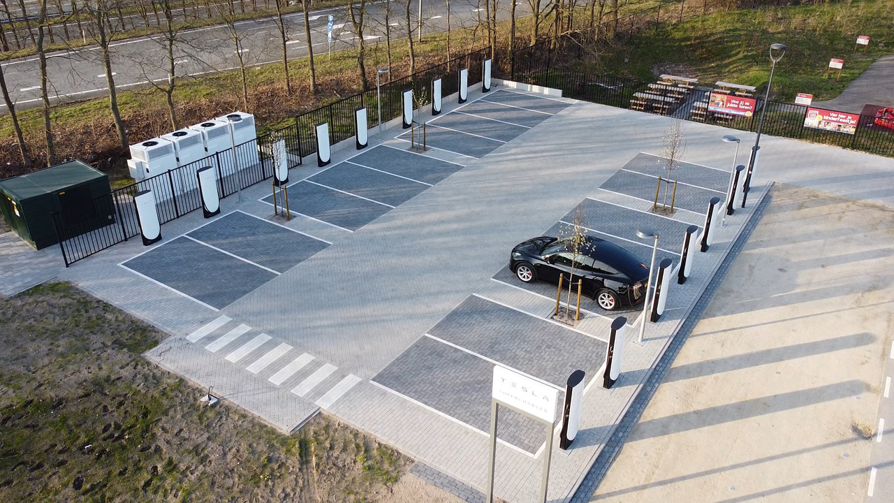 Tesla Superchargeurs V4 Ouverts Toutes Les Voitures lectriques usa-s-first-tesla-v4-supercharger-goes-live