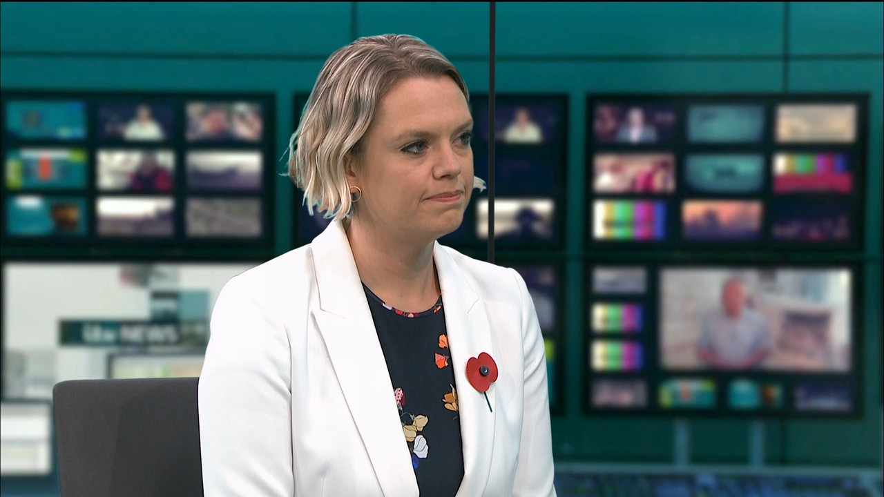 ITV Evening News_20201024_18451855.ts_snapshot_03.39.212