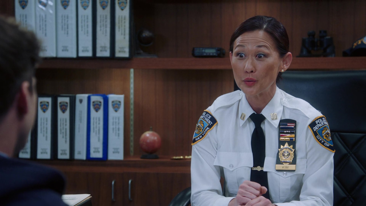 Brooklyn Nine-Nine (2013) S07E02 Captain Kim (1080p AMZN WEB-DL 