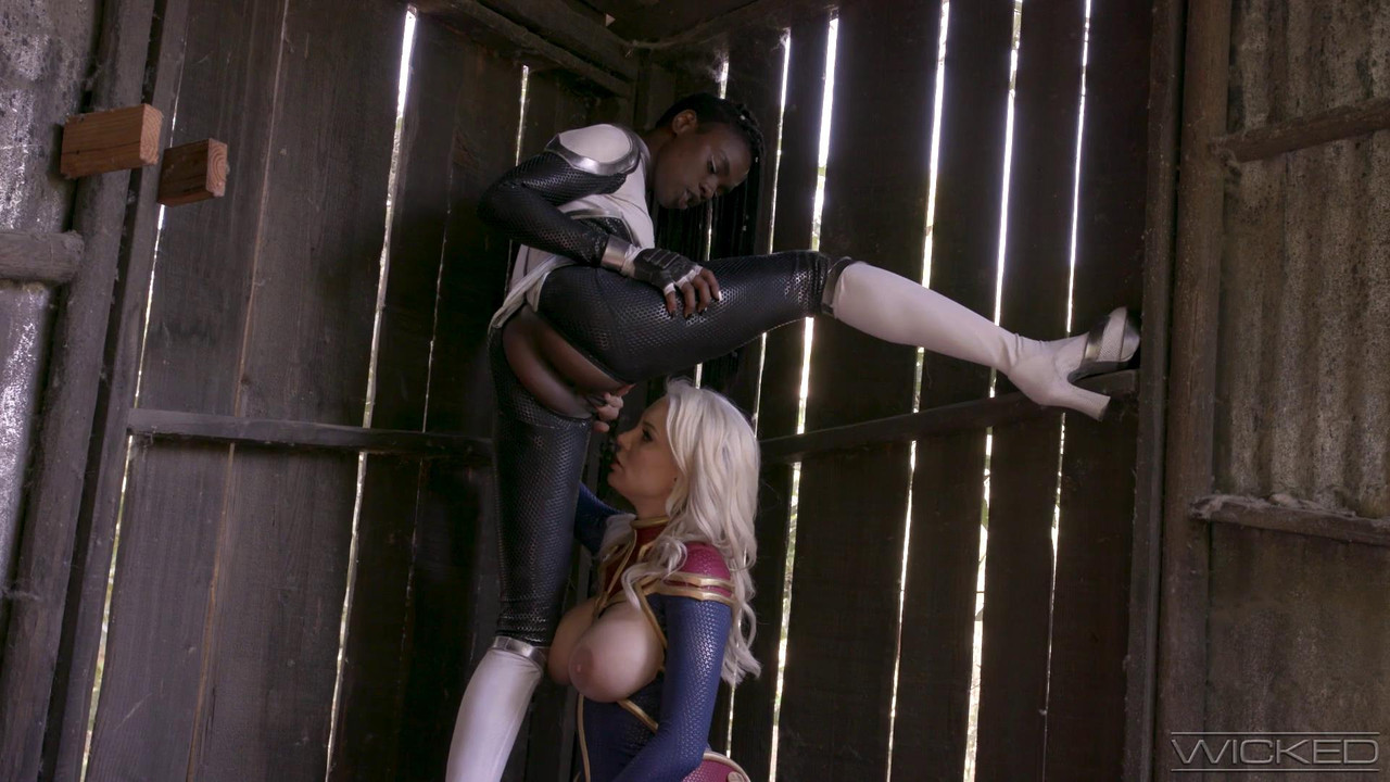 vlcsnap-2023-08-18-01h37m07s754