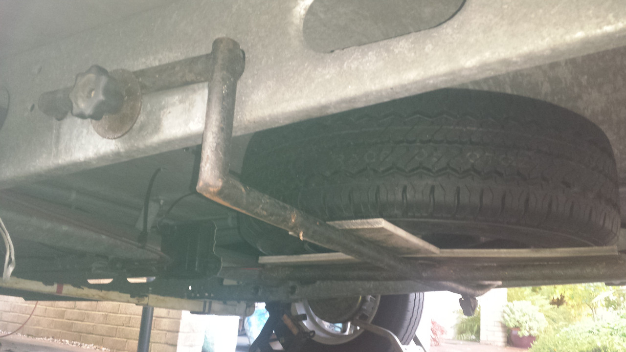 Practical Caravan Spare Wheel Carrier (3/4)