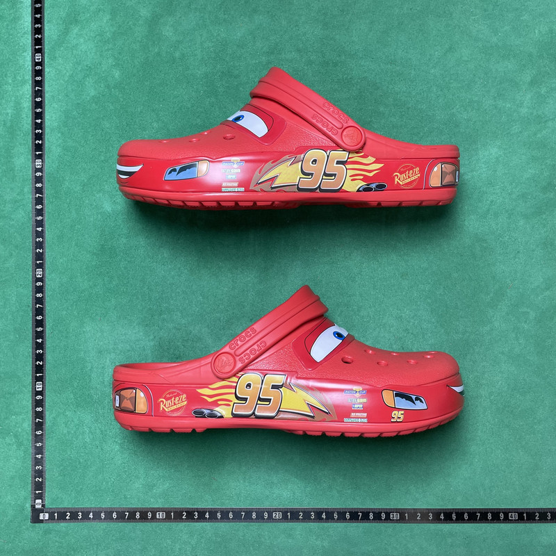 Crocs Classic Clog Cars Lightning McQueen