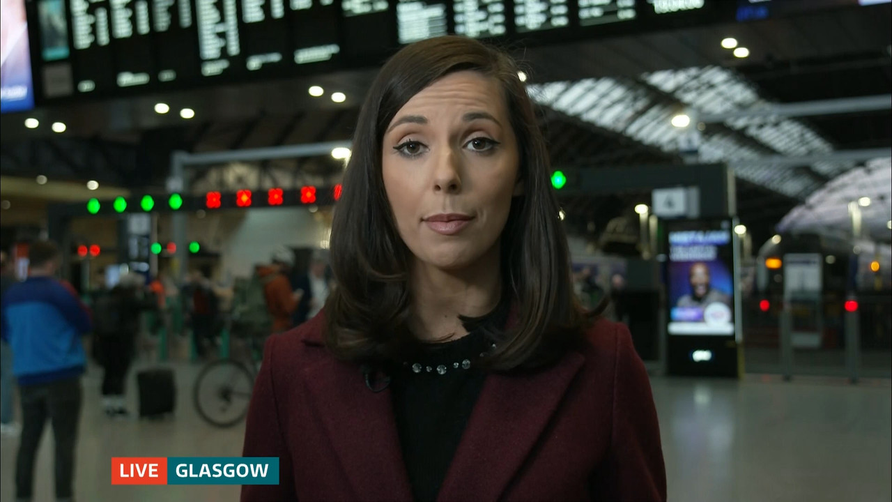 ITV Evening News_20220401_18301930.ts_snapshot_34.09.347