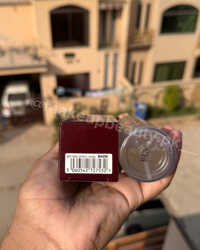 Charlotte Tilbury Airbrush Flawless Setting Spray — 100 ML - image 2