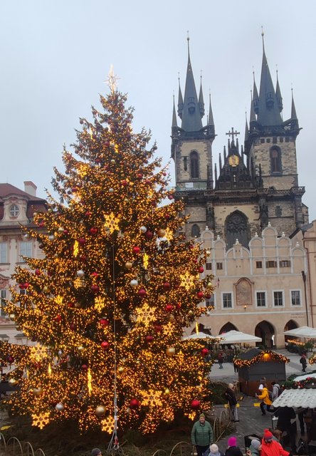 Casa Danzante, Reloj en movimiento y Castillo de Praga - Viena - Bratislava - Praga, Navidad 2024 (27)