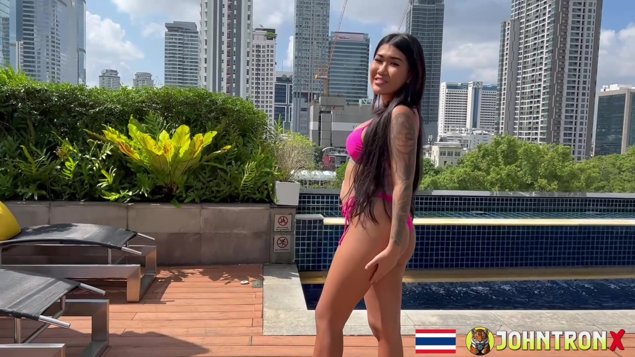 John-Tron-X-VR-Model-Lee-xxx-(6)