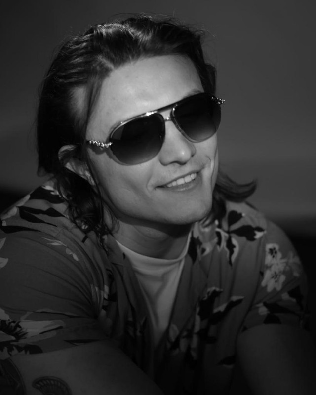 CFB4C751-8357-423B-B765-A90C54B2E433