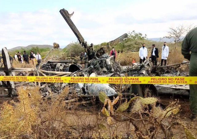 (Imágenes) Helicóptero del ejército de Venezuela se desploma en Barquisimeto: dos fallecidos y dos heridos Helicoptero-accidente