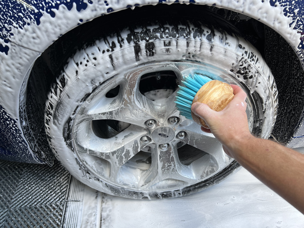 Softer Bristle Car Tire Cleaner Brush Car Tire Detailing Wheel Car Wash  Brush 