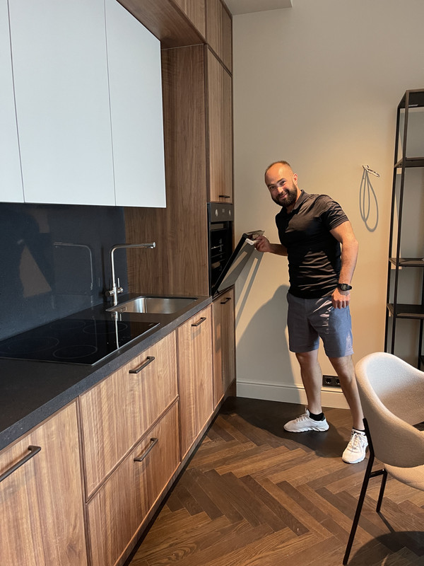 60EC161E-41F9-4740-AFFE-6E48B9FB0501