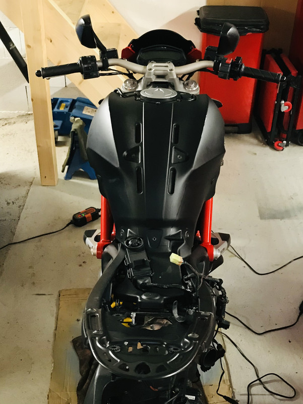 7EA90878-F534-494A-8462-BDB90A63B862