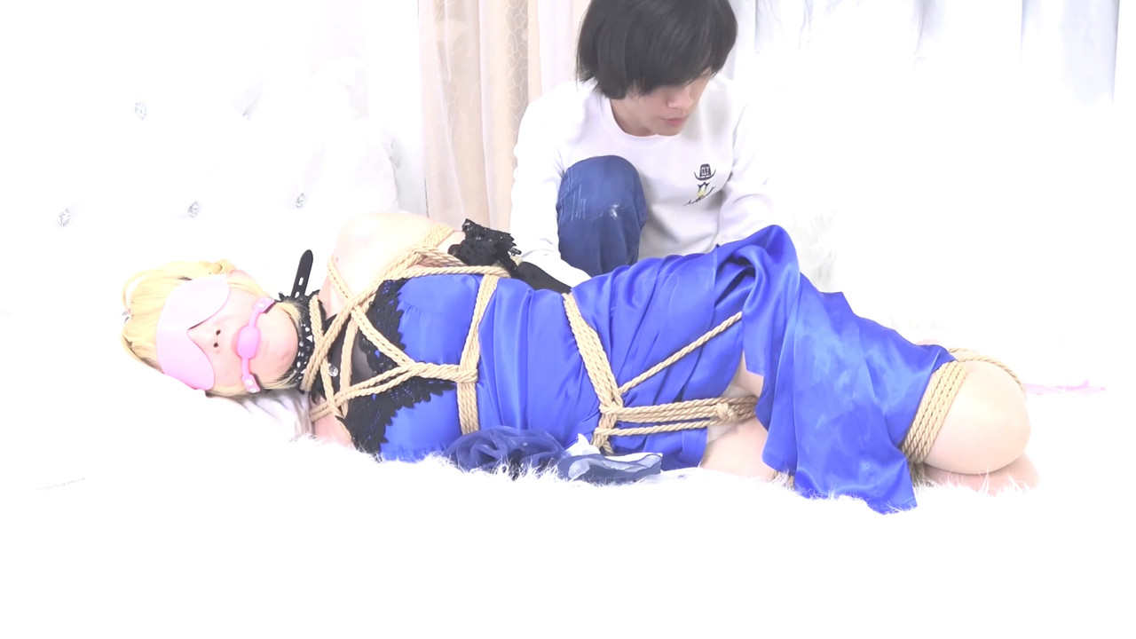 cosplay saber 戴上口球后想不同意也没用了.mp4_20210216_091941.949