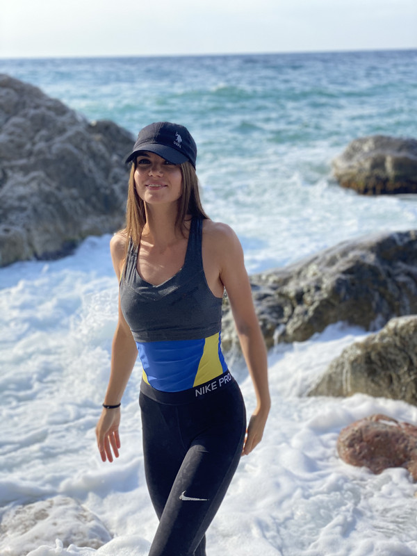 AE103048-4FA8-4102-BE1B-2D130FB66B06