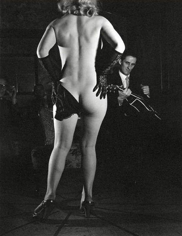 http://leclownlyrique.files.wordpress.com/2011/03/herbert-dombrowski-striptease-ii-1953.jpg