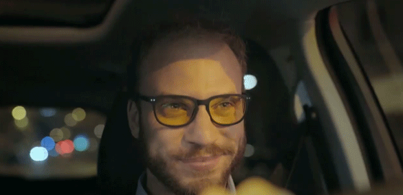 https://i.postimg.cc/rss2WckC/conduite-de-nuit-mais-lunettes-jaunes.gif