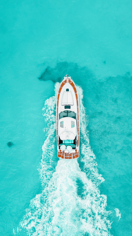 Sea Señor 52 ft yacht rental Cancun - Sound system and entertainment area for yacht parties and celebrations