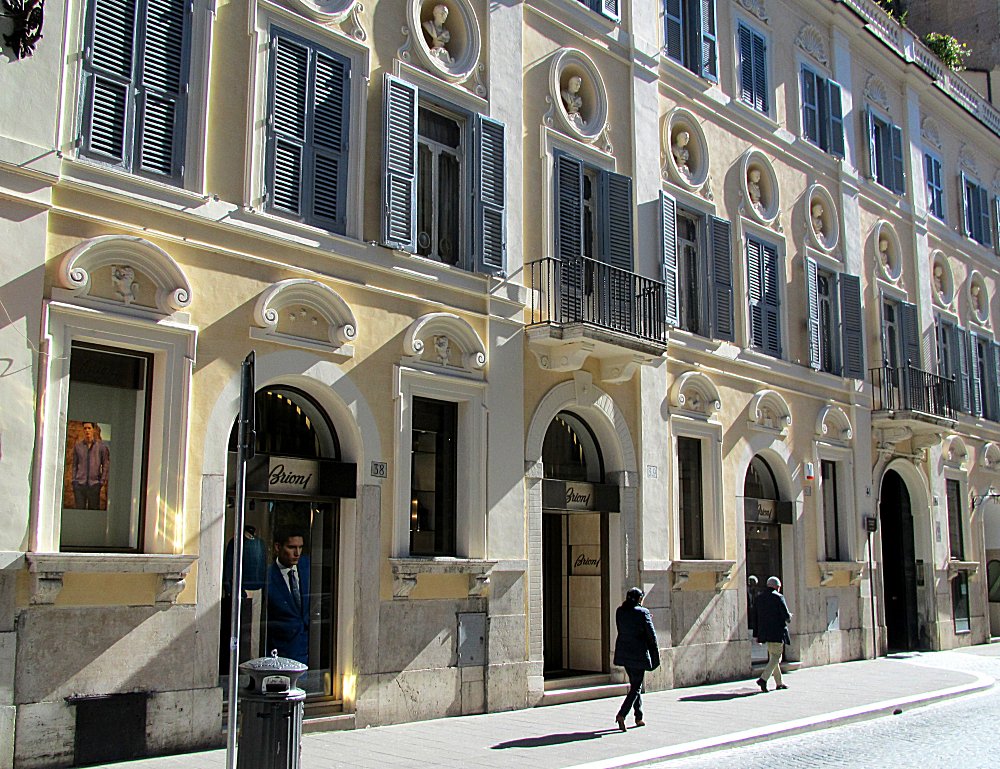 Brioni Geschäft