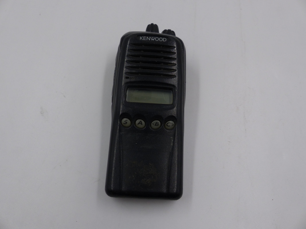 KENWOOD TK-3180-K2 UHF HANDHELD RADIO