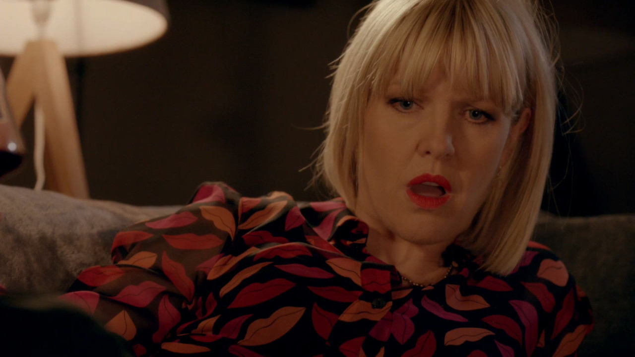 Agatha Raisin (2014) Season 1 S01 (1080p AMZN WEB-DL x265 HEVC 10bit EAC3 2.0 MONOLITH) [QxR]
