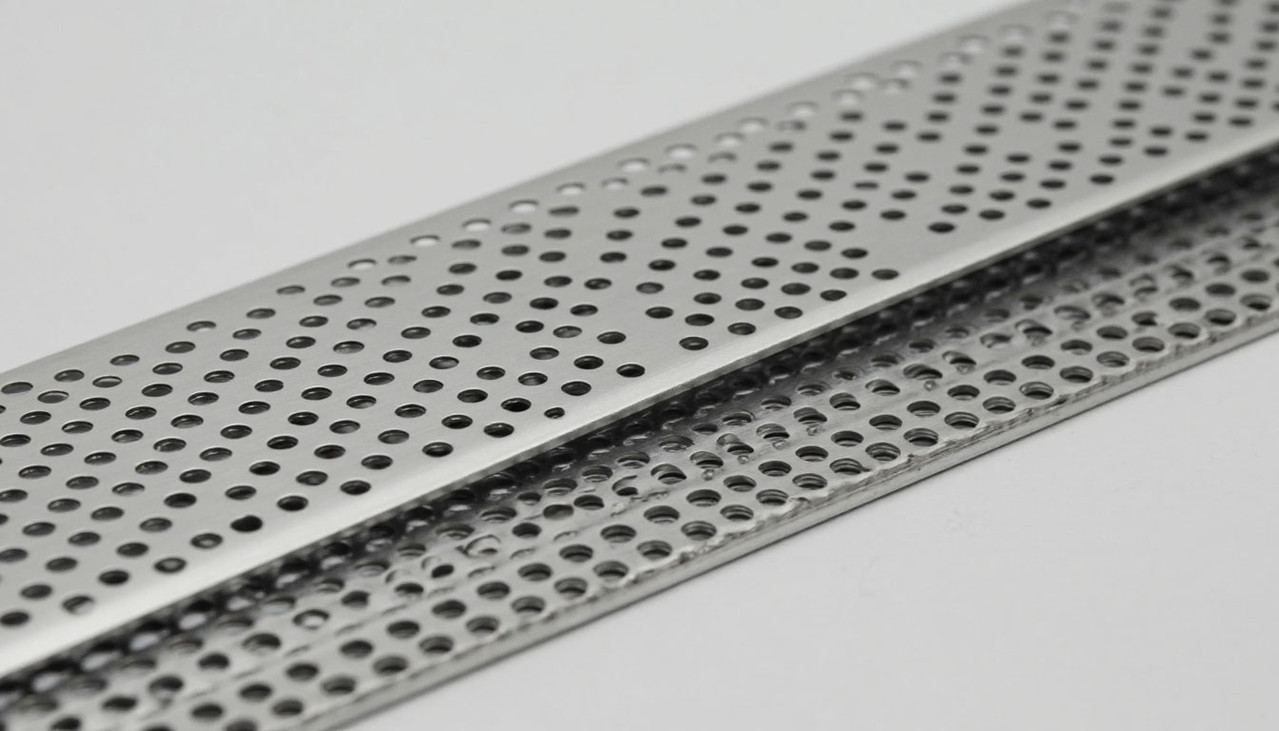 Перфорированная стальная лента