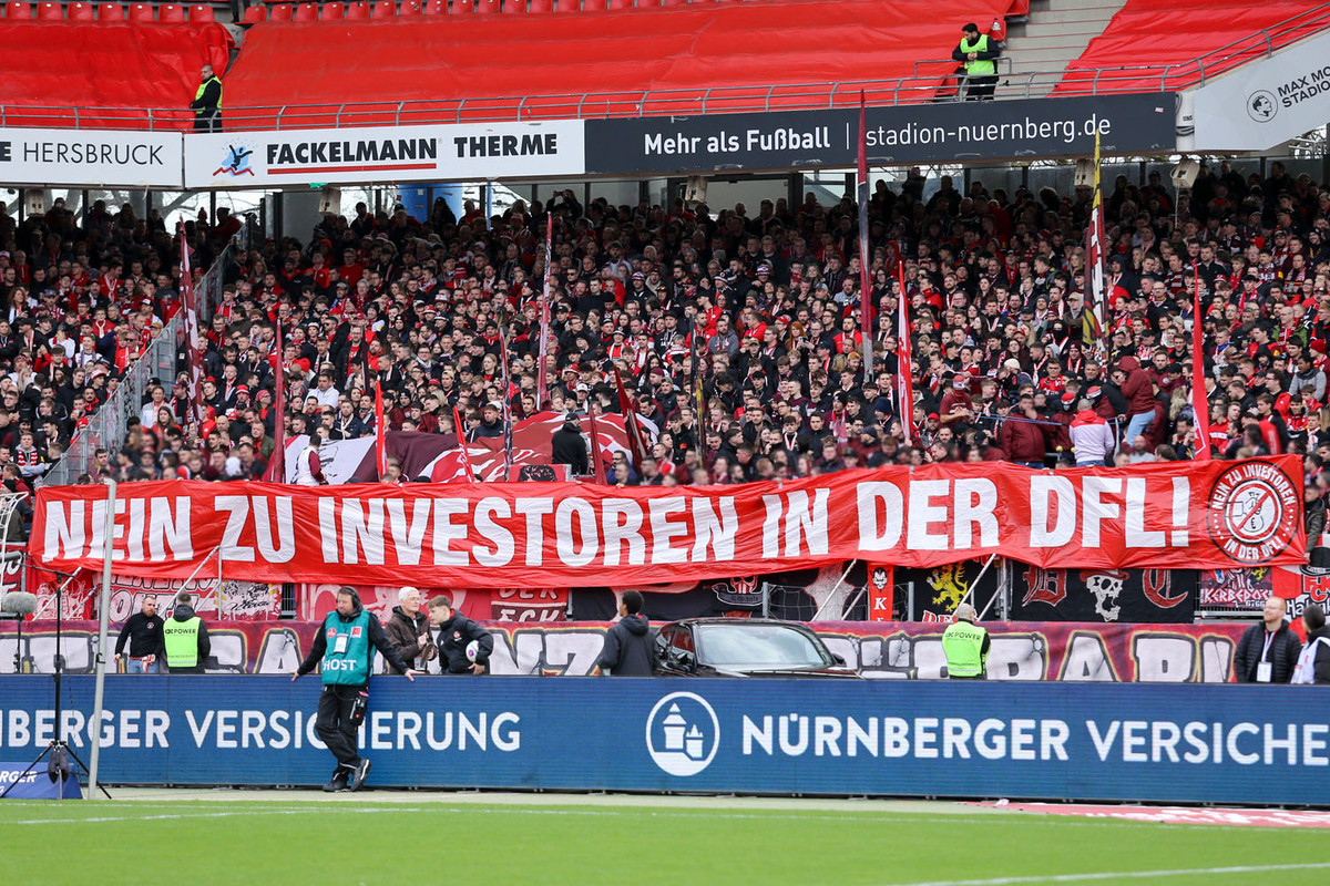 1-fc-nuernberg-1-fc-kaiserslautern-2-bundesliga-2023-2024-3